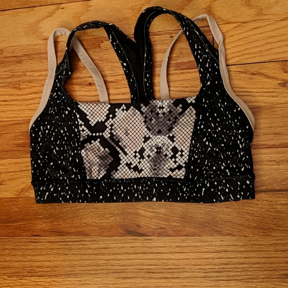 Lululemon sports bra